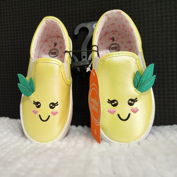 NEW WITH TAGS Wonder Nation Girl Slip On Sneakers Yellow Size 7 - Picture 3 of 12